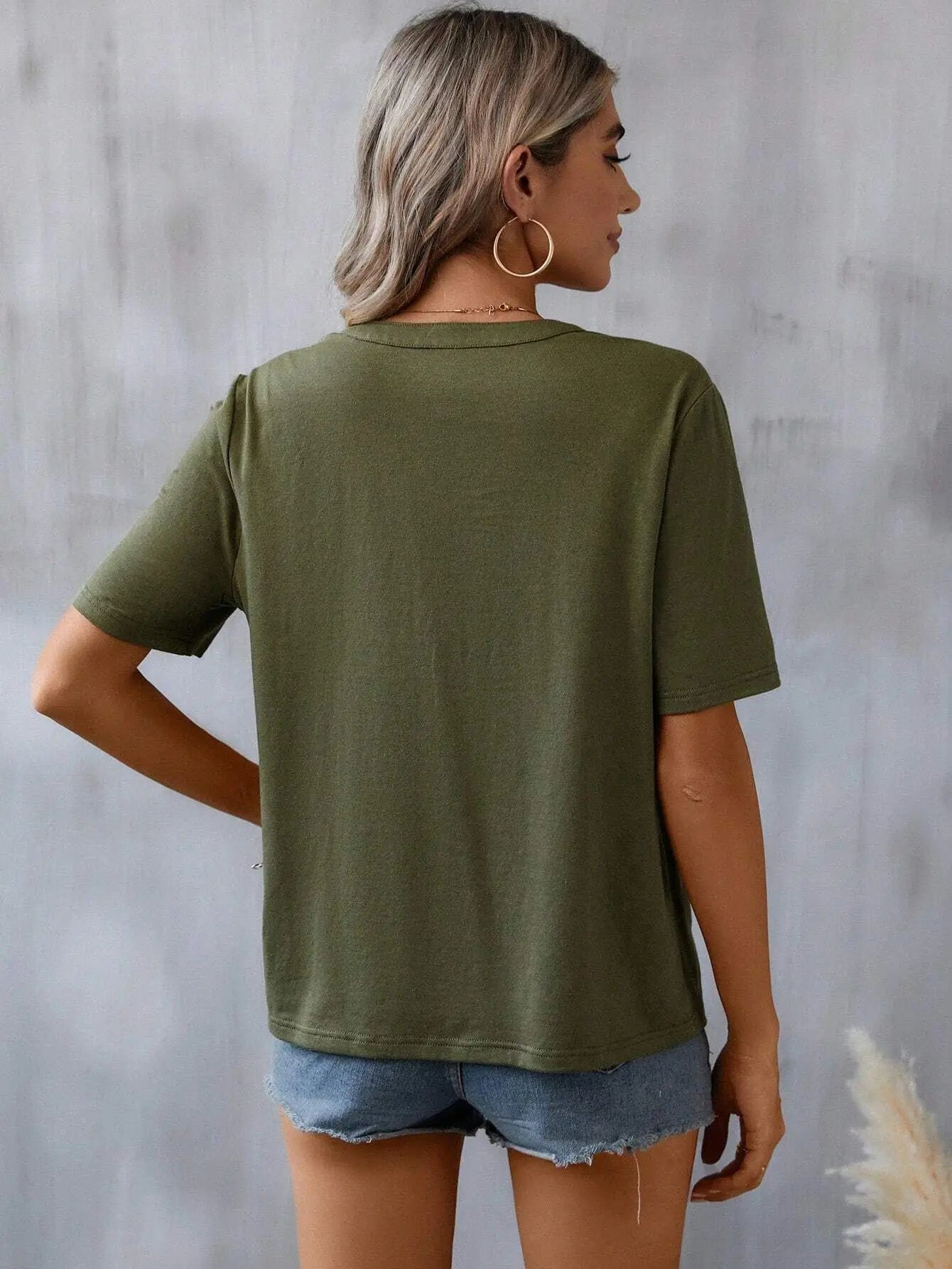 Ladies' Retro Casual Chic Embroidered Women's Shirt With Lace And Lace Stitching, V-neck Loose And Comfortable Top, Women's T