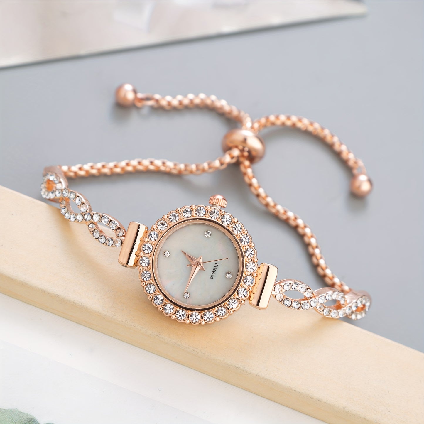 Women's Watch Luxury Rhinestone Quartz Bracelet Watch Elegant Iridescent Dial Analog Wrist Watch