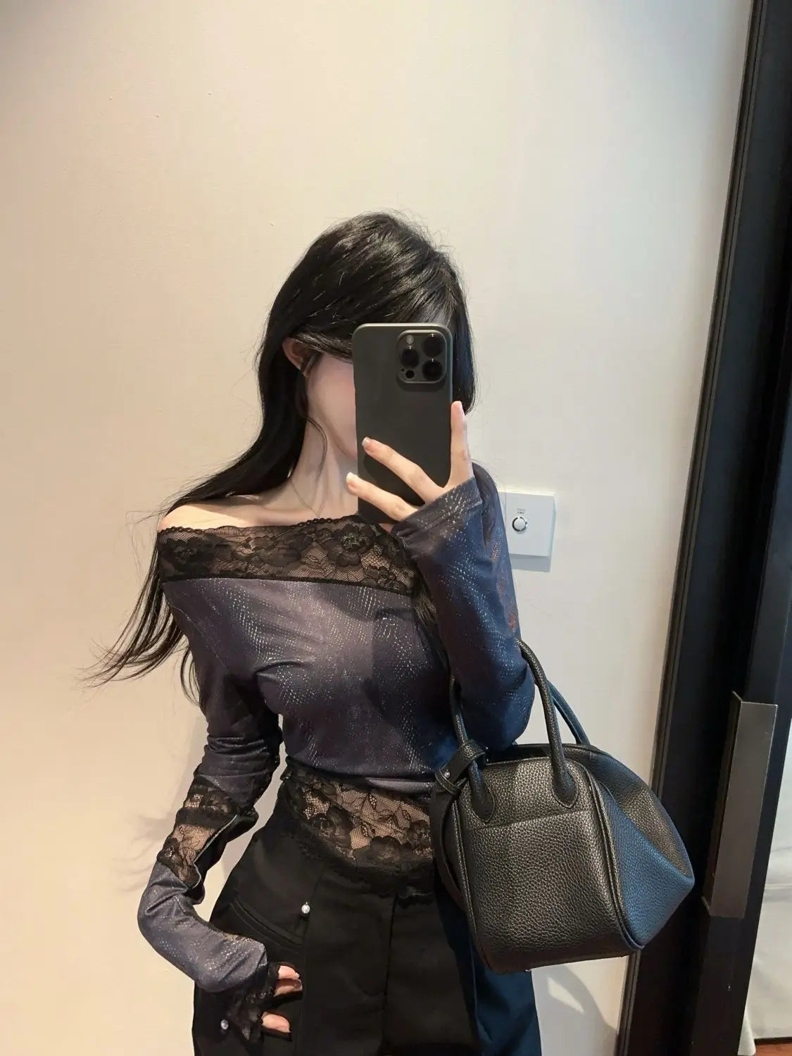 Hot Girl Style Lace Retro Long-sleeved T-shirt in Spring Wear Fashionable Slim Fit and Irregular Top