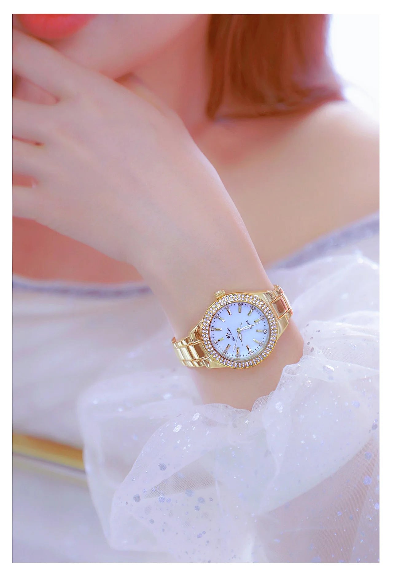 UTHAI Women Watch Classic Light Luxury Brand Temperament Waterproof Gold Metal Bracelet Ladies Fashion Quartz Wristwatches Gift