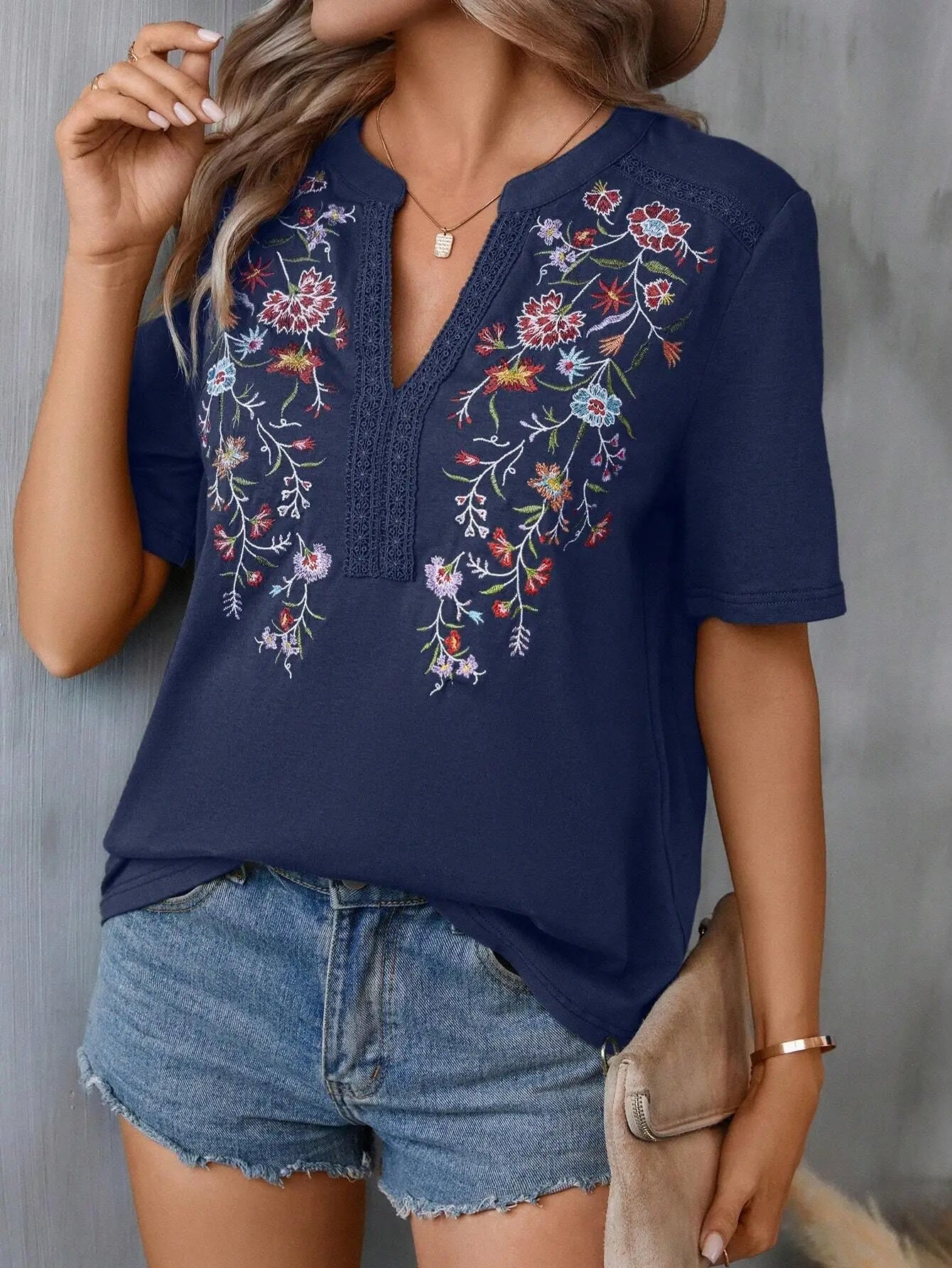 Ladies' Retro Casual Chic Embroidered Women's Shirt With Lace And Lace Stitching, V-neck Loose And Comfortable Top, Women's T
