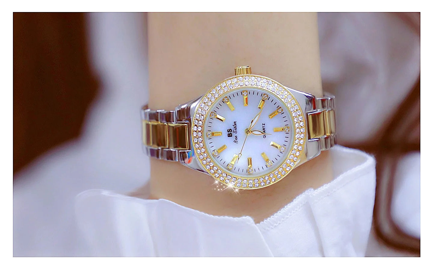 UTHAI Women Watch Classic Light Luxury Brand Temperament Waterproof Gold Metal Bracelet Ladies Fashion Quartz Wristwatches Gift