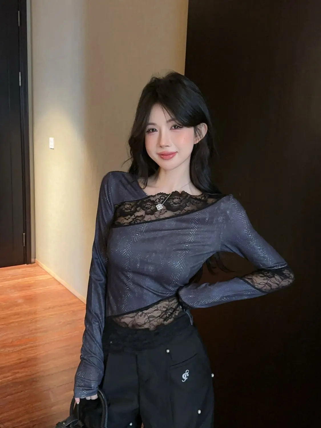 Hot Girl Style Lace Retro Long-sleeved T-shirt in Spring Wear Fashionable Slim Fit and Irregular Top