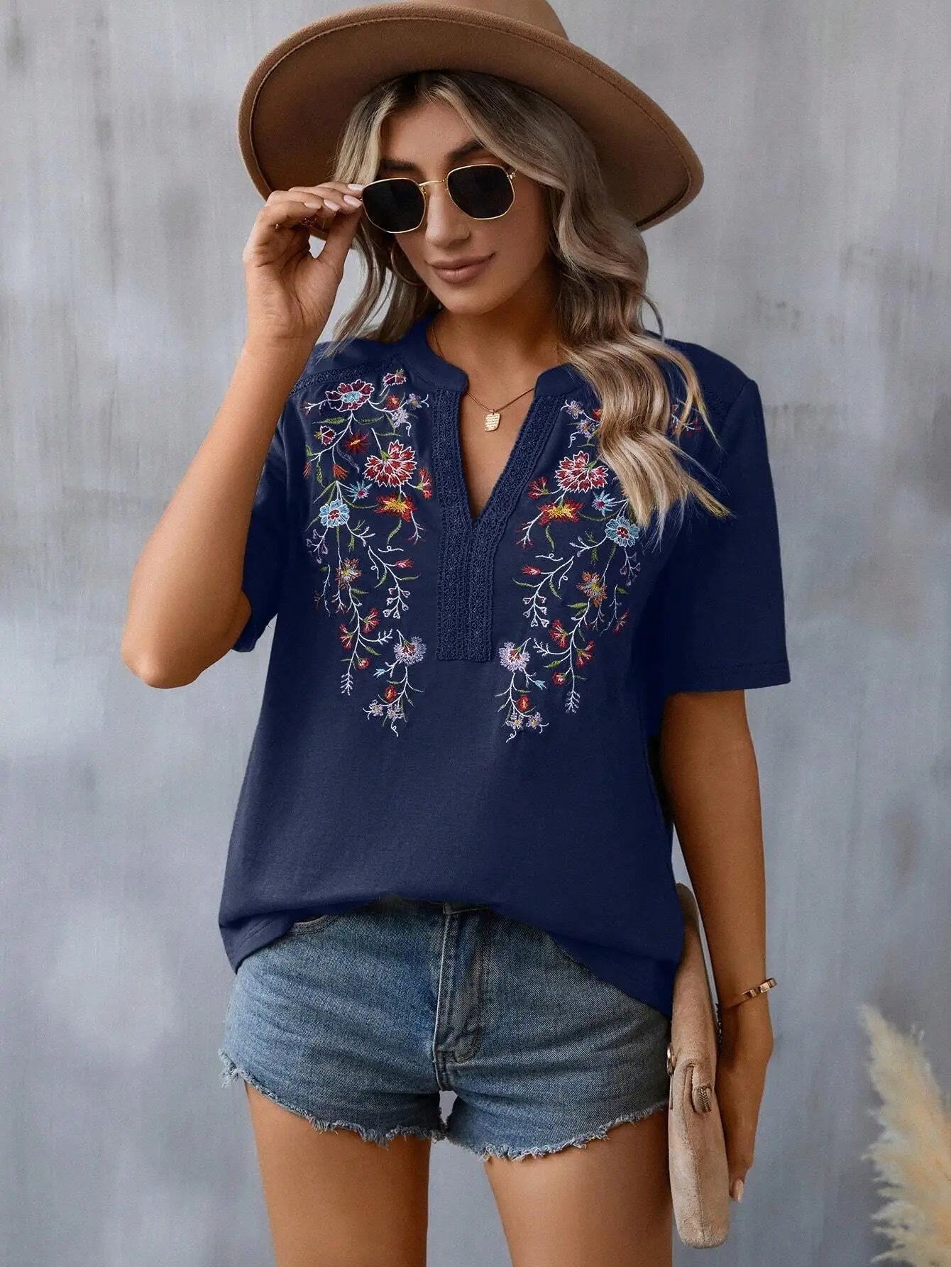 Ladies' Retro Casual Chic Embroidered Women's Shirt With Lace And Lace Stitching, V-neck Loose And Comfortable Top, Women's T