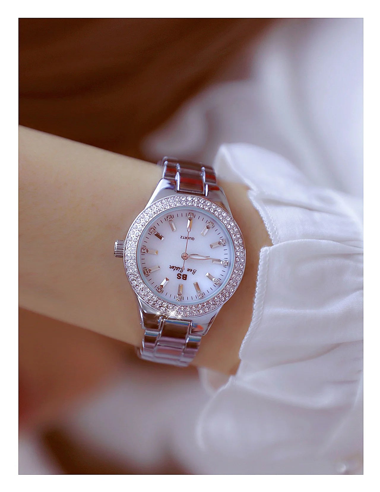 UTHAI Women Watch Classic Light Luxury Brand Temperament Waterproof Gold Metal Bracelet Ladies Fashion Quartz Wristwatches Gift