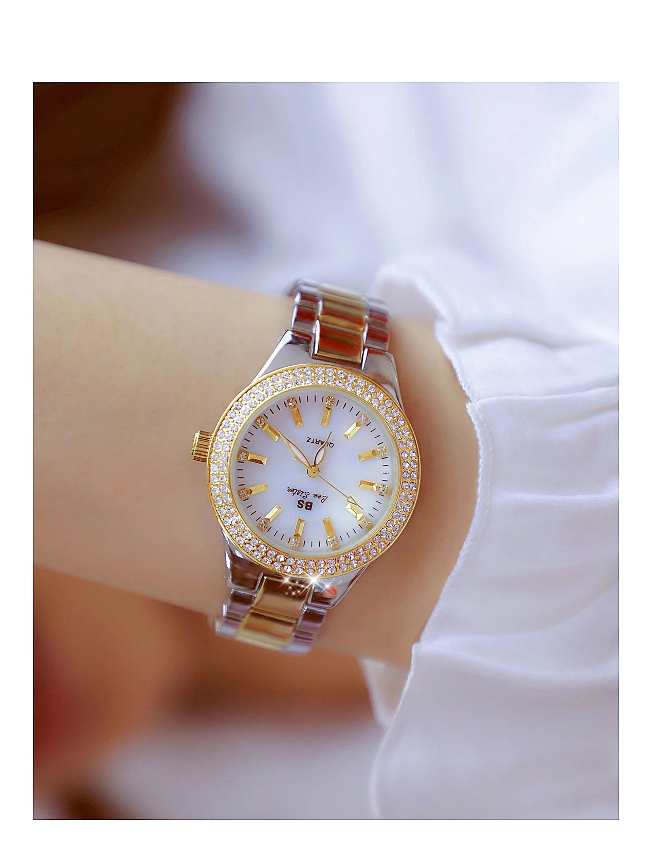 UTHAI Women Watch Classic Light Luxury Brand Temperament Waterproof Gold Metal Bracelet Ladies Fashion Quartz Wristwatches Gift