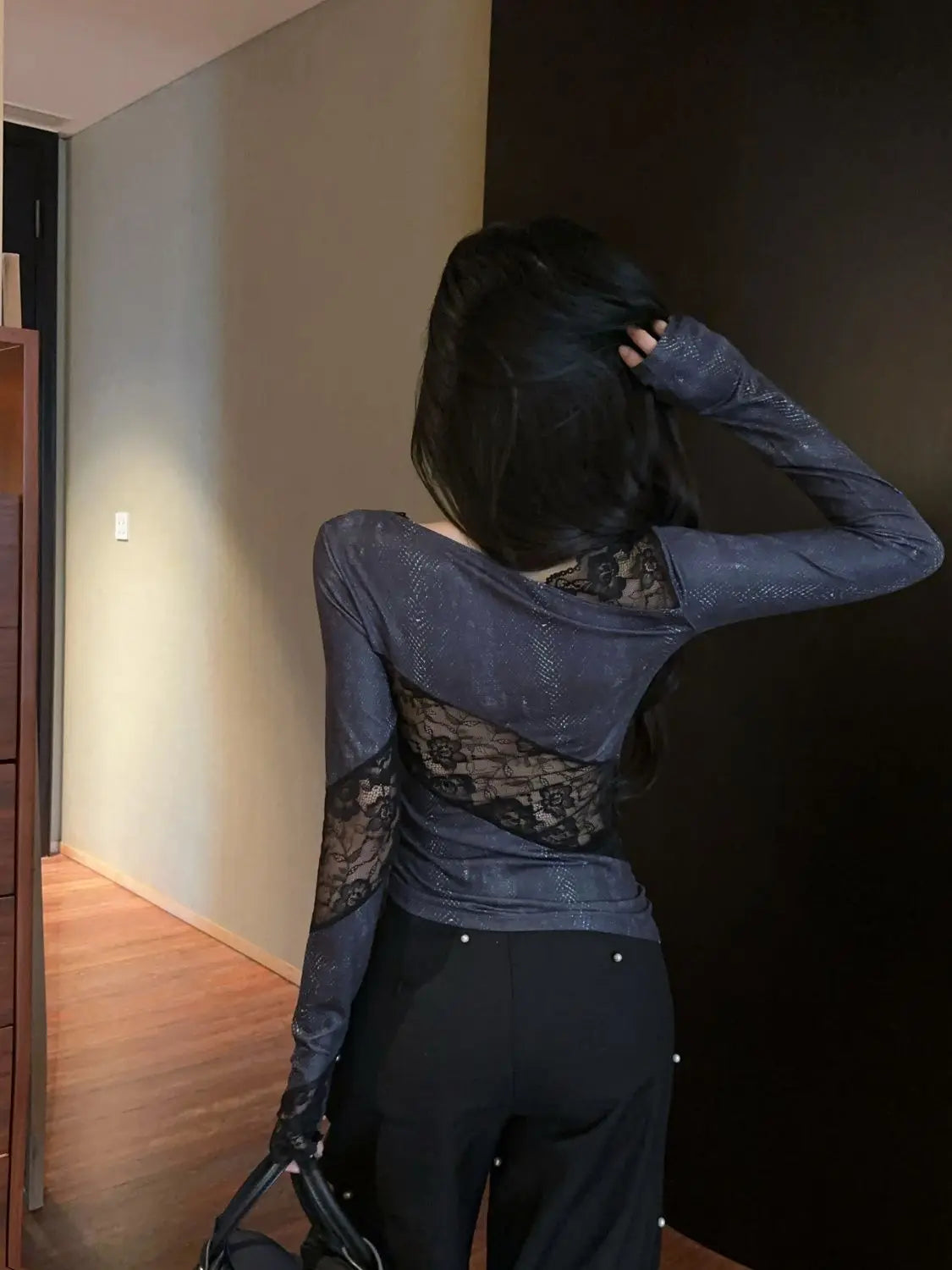 Hot Girl Style Lace Retro Long-sleeved T-shirt in Spring Wear Fashionable Slim Fit and Irregular Top