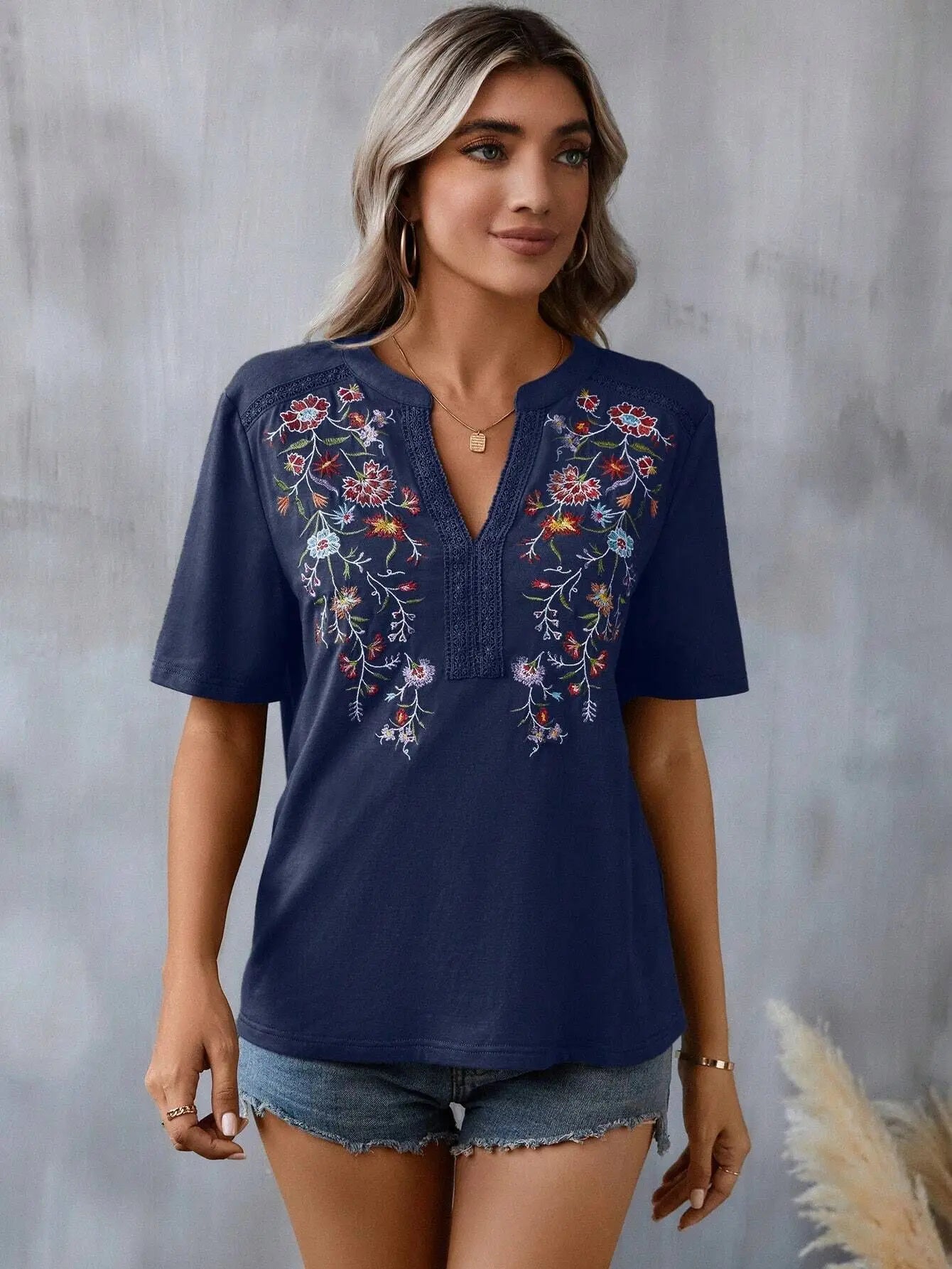 Ladies' Retro Casual Chic Embroidered Women's Shirt With Lace And Lace Stitching, V-neck Loose And Comfortable Top, Women's T