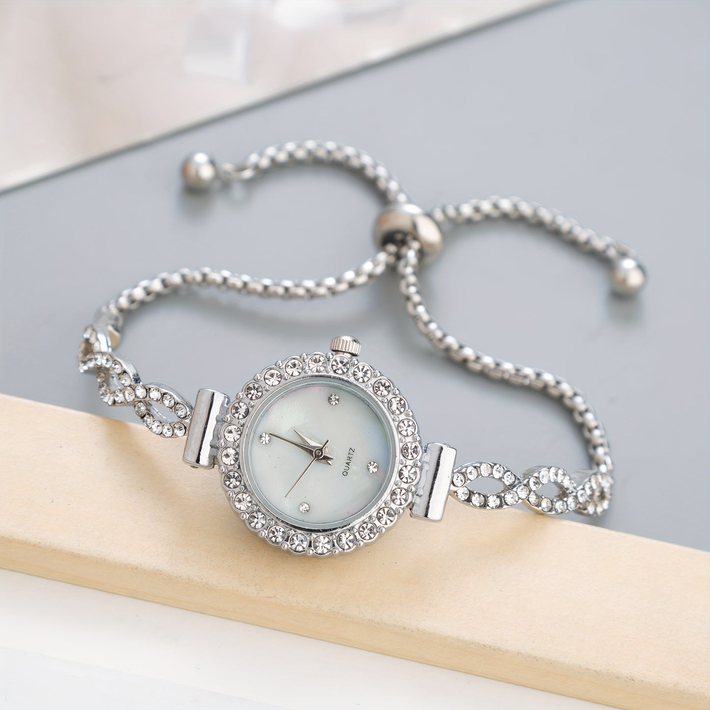 Women's Watch Luxury Rhinestone Quartz Bracelet Watch Elegant Iridescent Dial Analog Wrist Watch