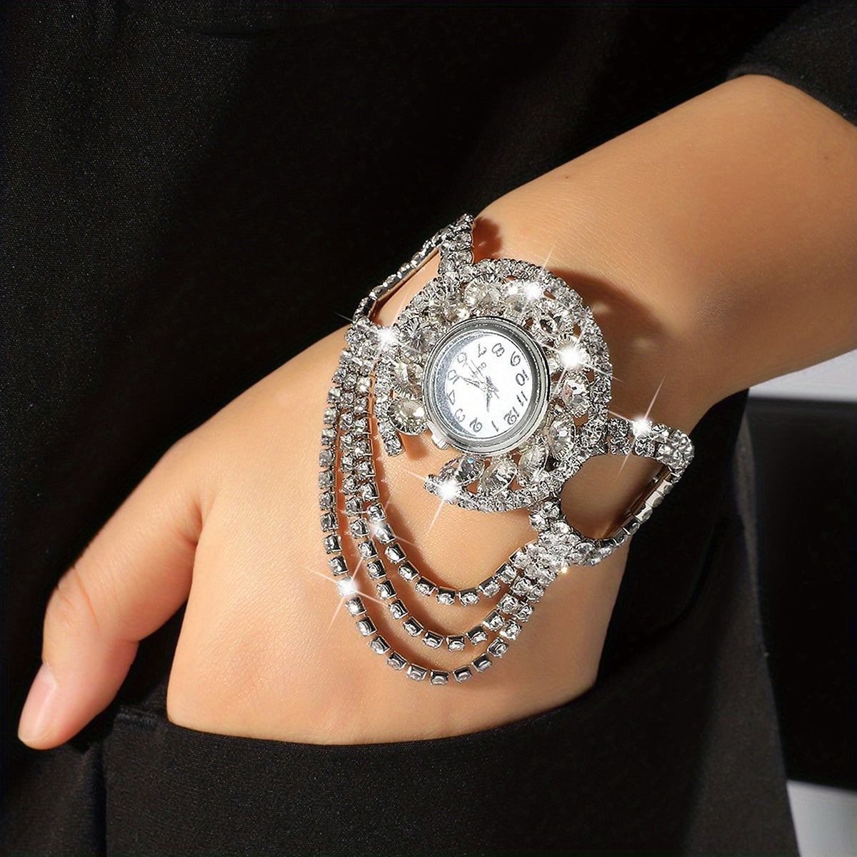 Luxurious Baroque Rhinestone Quartz Watch - Shiny Tassel Accent, Fashion Analog Display, Water-Resistant, Adjustable Bracelet, Perfect for Formal Occasions - Women's Elegant Timepiece